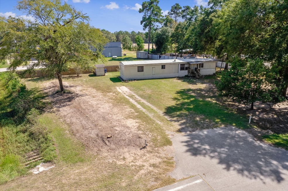 15590 Village Woods Dr, Conroe, TX 77302 - photo 1