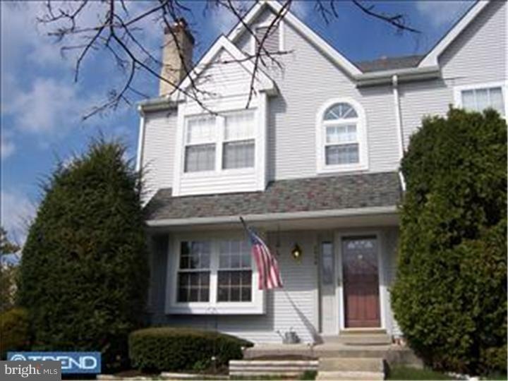 2499 Hillendale Dr, Norristown, PA 19403 - photo 1