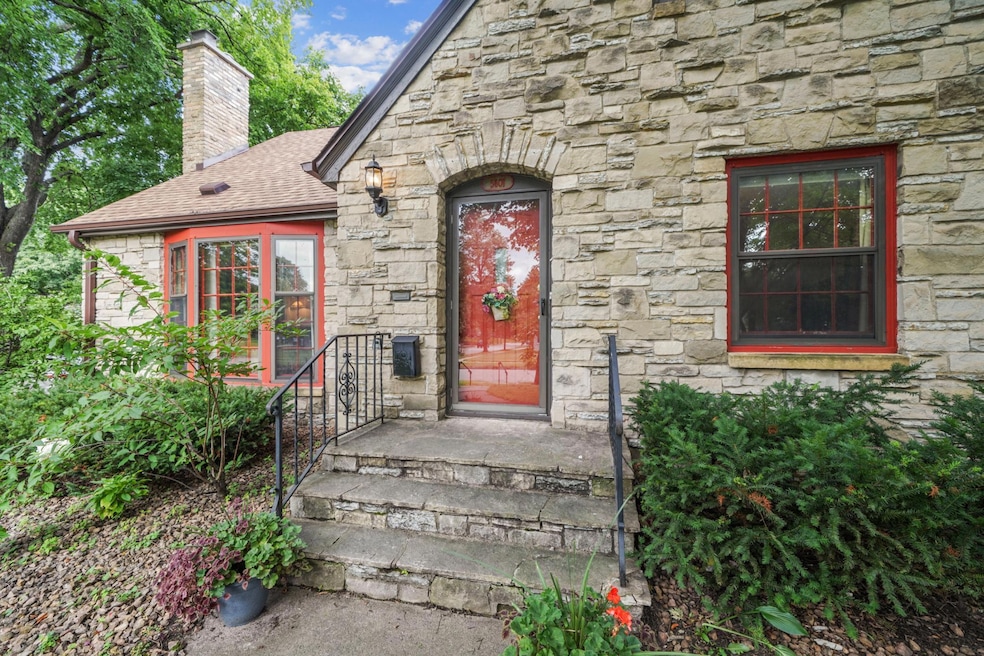 For Sale $449,900 • Co-Listing Agent