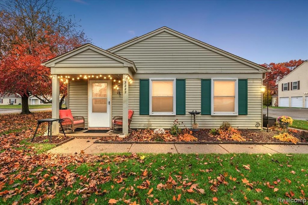 3222 Birchcreek Ct unit 75A, Lake Orion, MI 48360 - photo 1