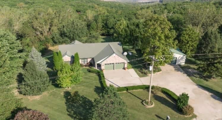 10306 SW State Route Jj, Saint Joseph, MO 64504 - photo 1