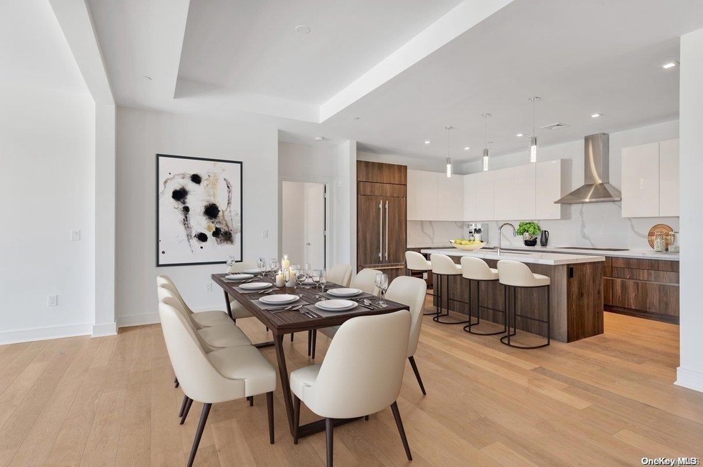 10 Shore Rd unit 204, Glenwood Landing, NY 11547 - photo 1