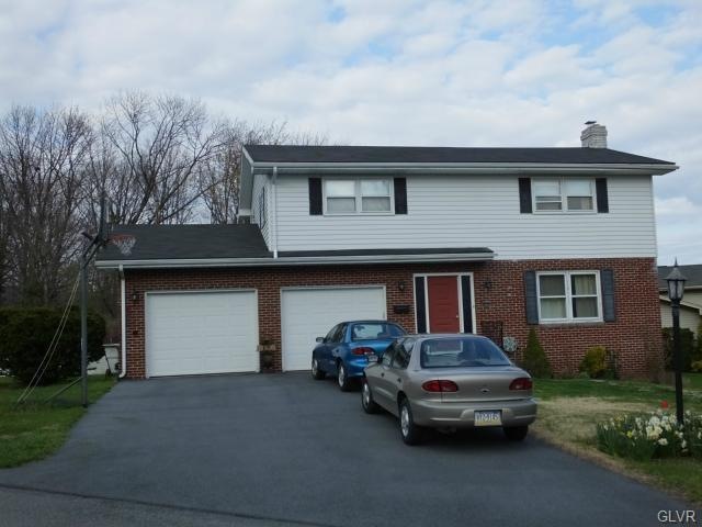 1206 Sunset Cir, Slatington, PA 18080 - photo 1