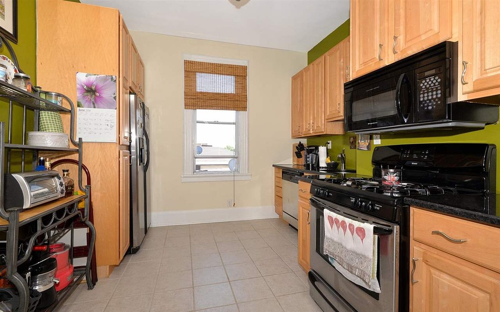 153 Lincoln St unit 3R, Jersey City, NJ 07307 - photo 1