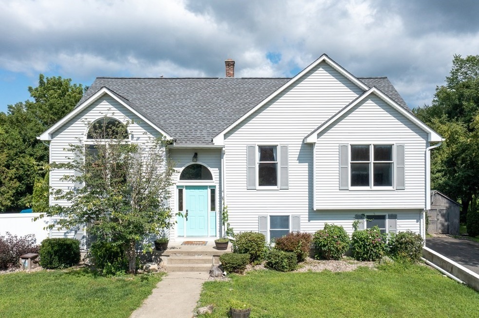 4 Phillips Place, Hadley, MA 01035 - photo 1