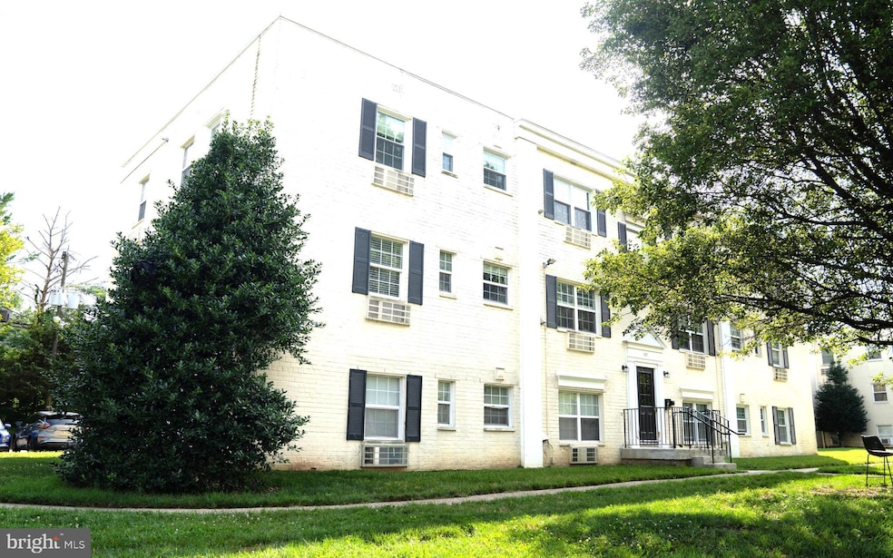 2237 Farrington Ave unit 6-201, Alexandria, VA 22303 - photo 1