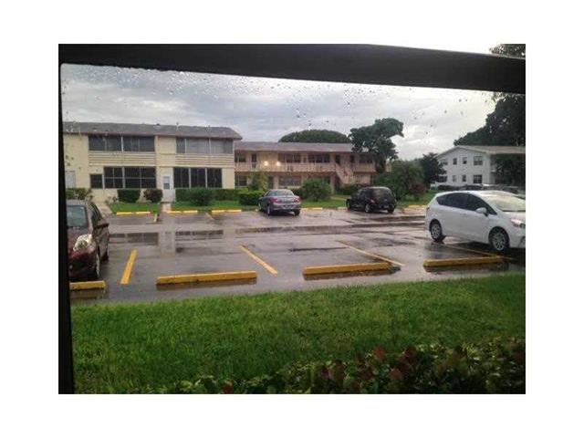 285 Windsor M unit M, West Palm Beach, FL 33417 - photo 1