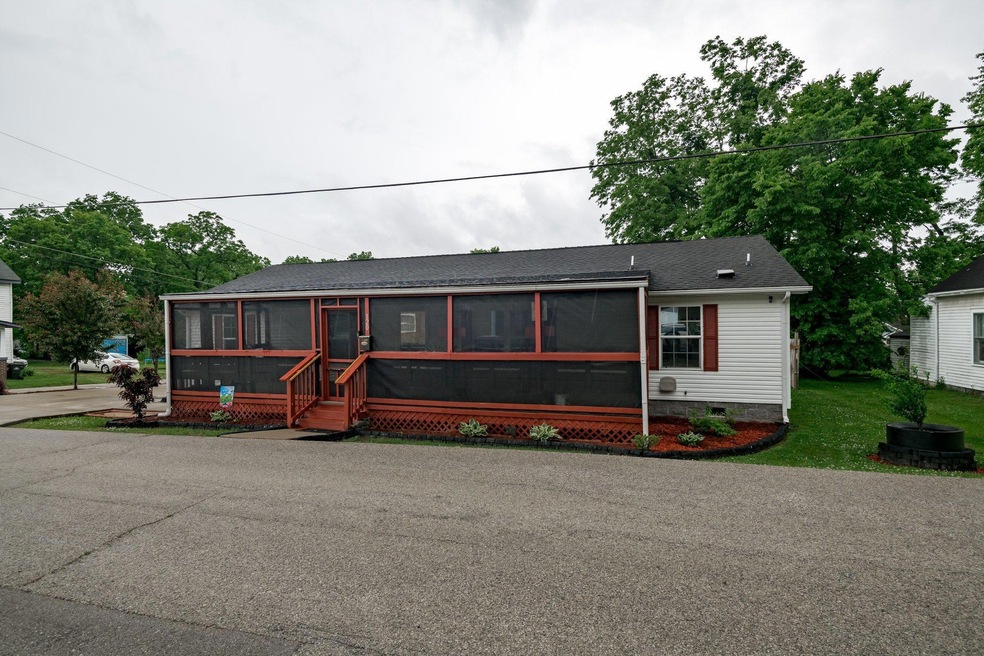001-120_east_lynn_st_5_28_21-highrez.jpg