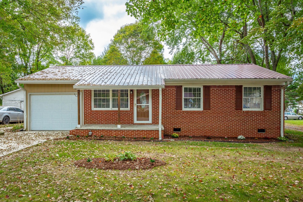 309 W 4th St. HD-42