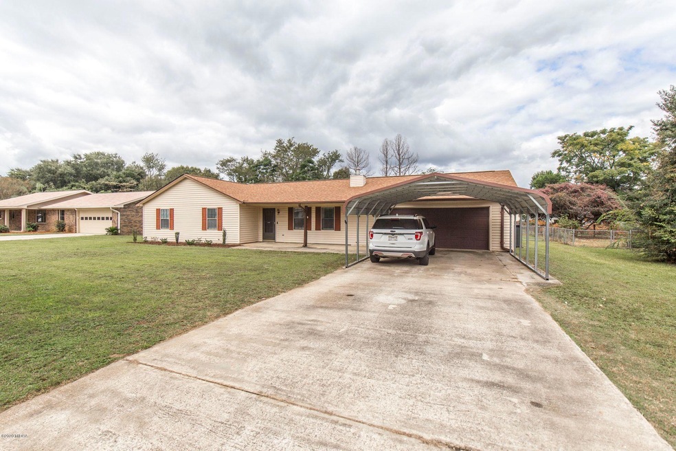 225 Sentry Oaks Dr, Warner Robins, GA 31093 - photo 1