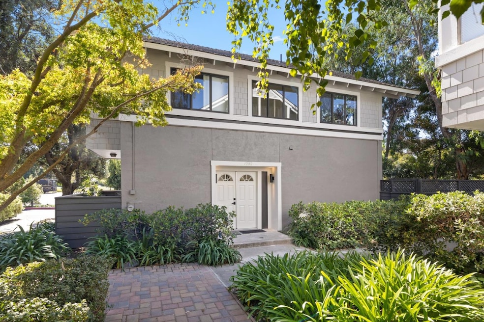 Sold $1,125,000 • Co-Listing Agent