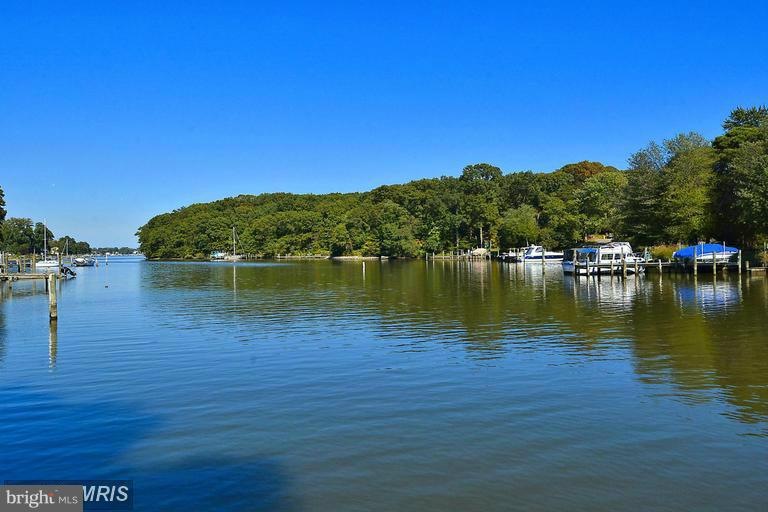 1228 Hillcreek Rd, Pasadena, MD 21122 - photo 1