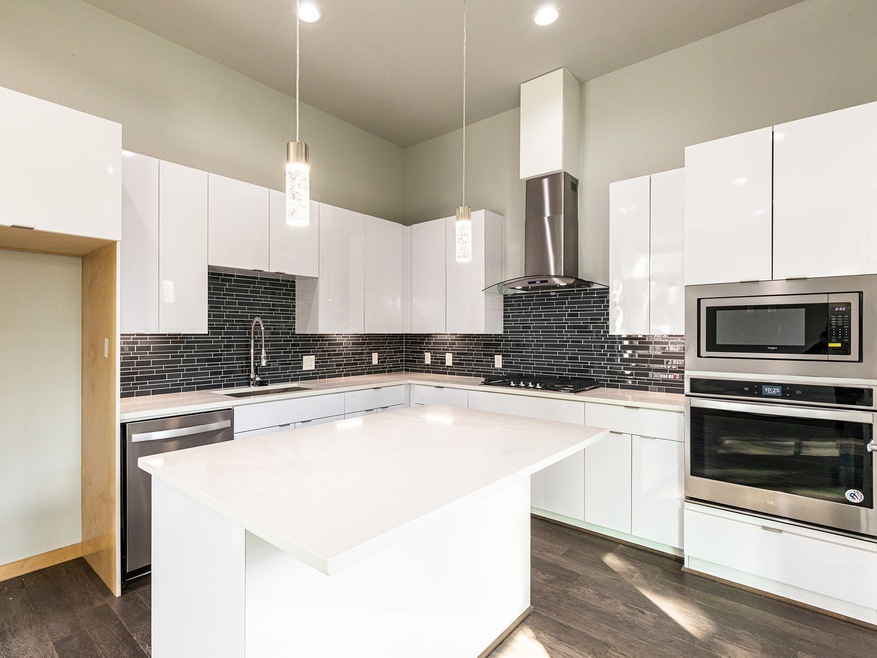 5116 Del Sur St unit C, Houston, TX 77018 - photo 1