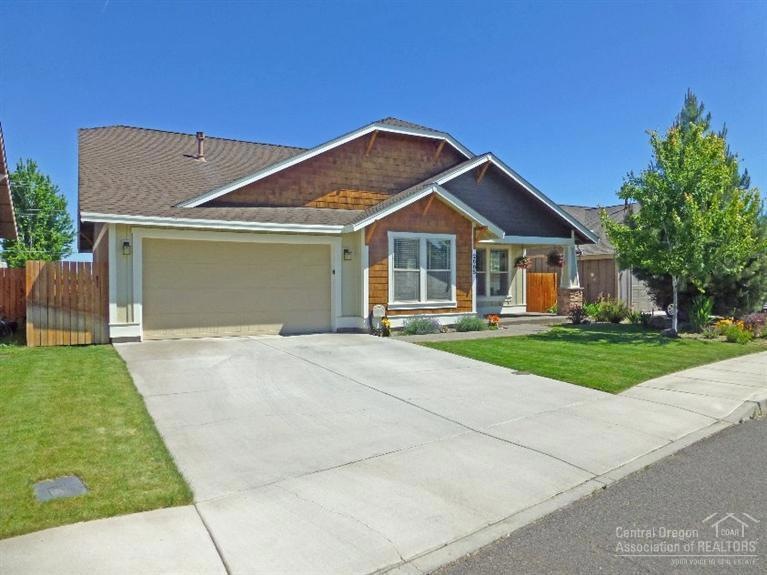 2885 SW Obsidian Ln, Redmond, OR 97756 - photo 1