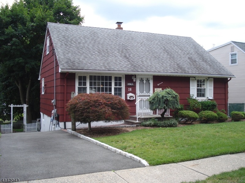 28 Garrison Ave, Hasbrouck Heights, NJ 07604 - photo 1