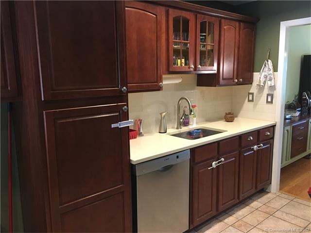 11 Redwood Ct unit 11, Cromwell, CT 06416 - photo 1