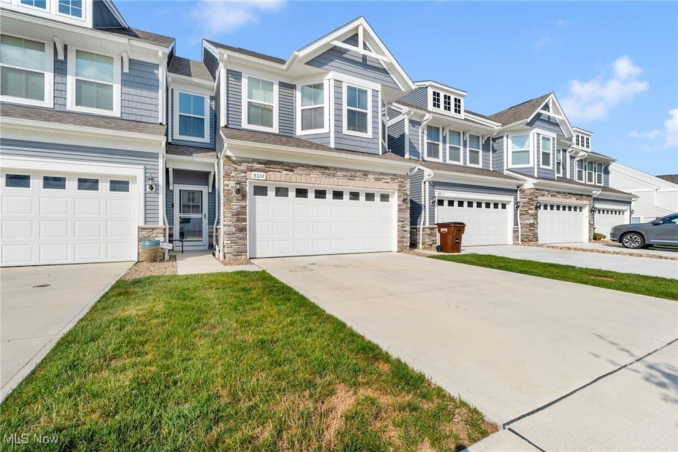 805 Dipper Ln unit 2, Aurora, OH 44202 - photo 1