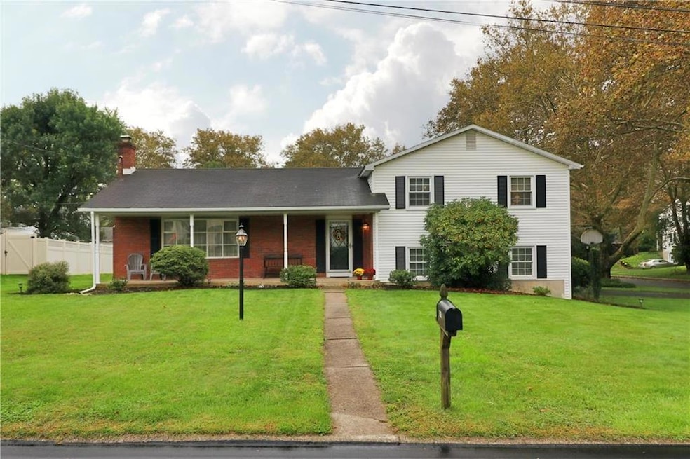 180 Blenheim Dr, Easton, PA 18045 - photo 1