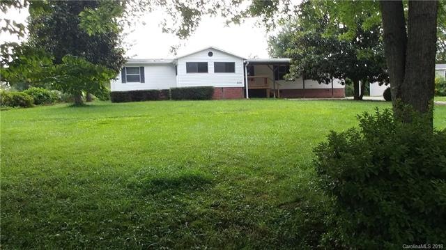 FRONT- huge front yard