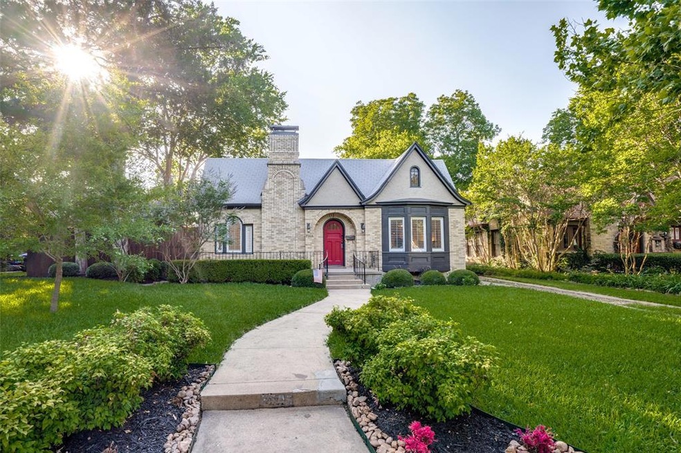 2505 Hillside Dr, Dallas, TX 75214 - photo 1