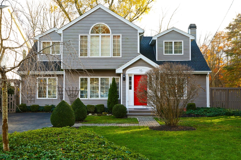 10 Gerald Ct, Riverside, CT 06878 - photo 1