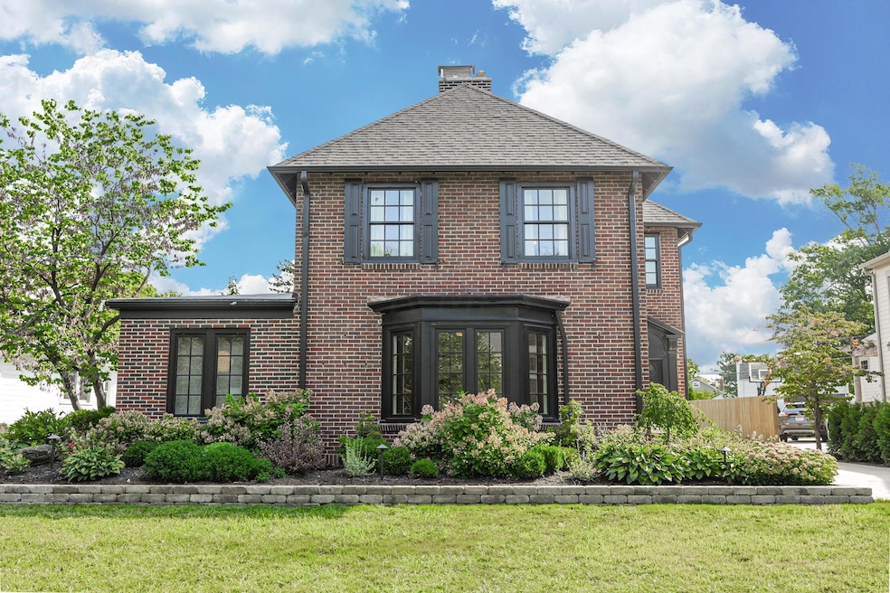 1684 Cambridge Blvd 002