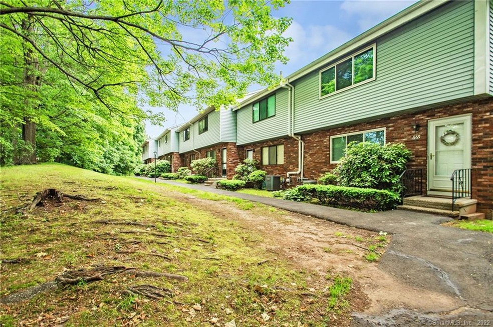 661 Churchill Dr unit 661, Newington, CT 06111 - photo 1