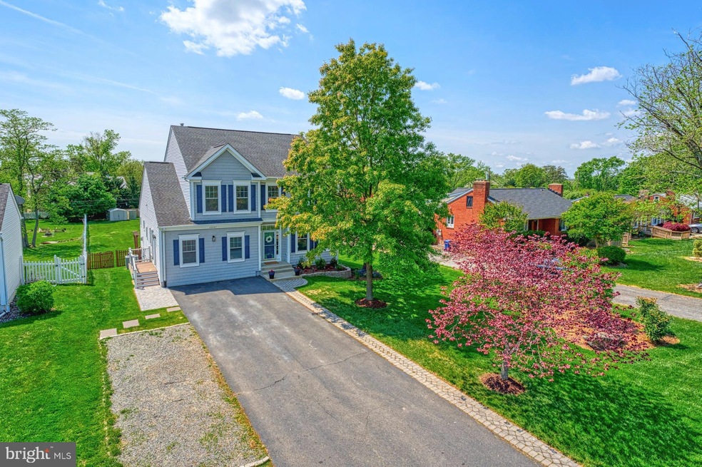 43487 Valleyvista Ln, Chantilly, VA 20152 - photo 1