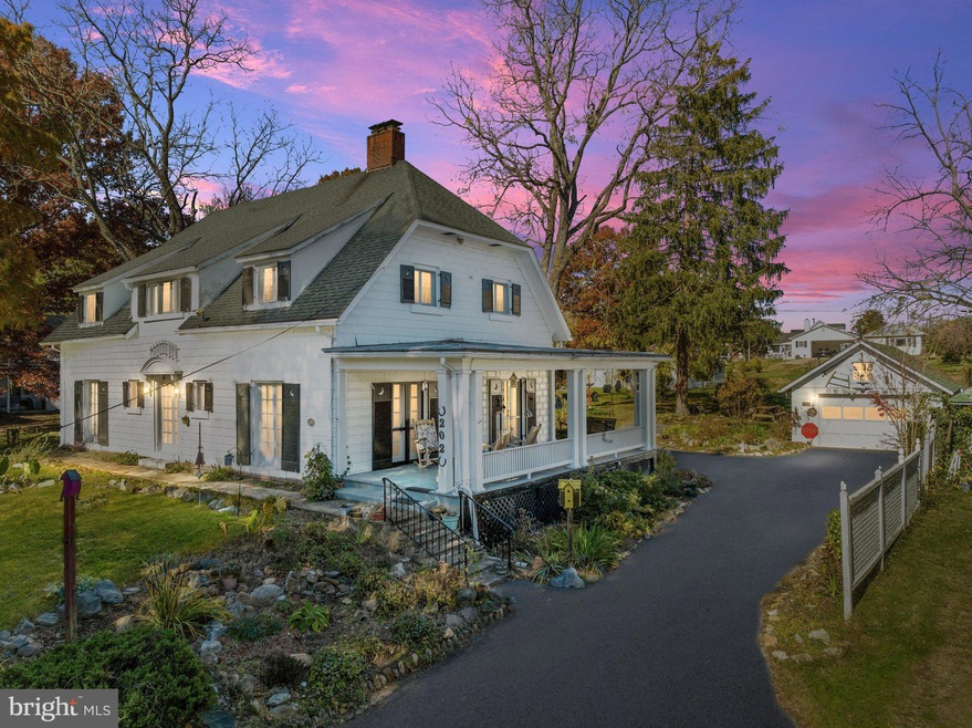 202 S Main St, Edinburg, VA 22824 - photo 1