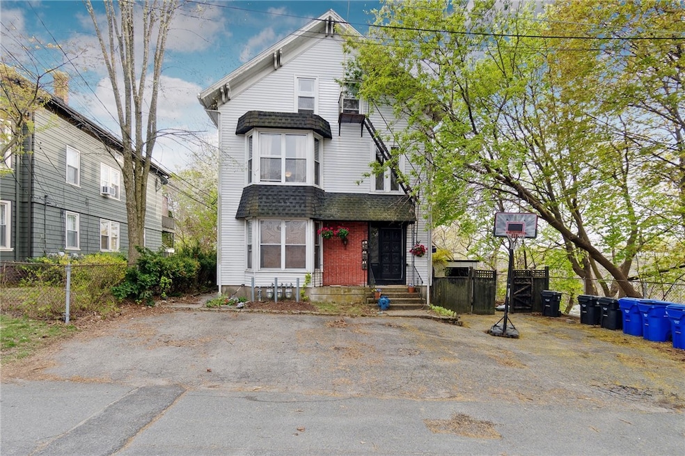 22 Roblen Dr, Pawtucket, RI 02860 - photo 1