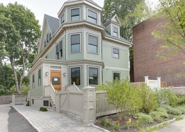 66 Oxford St unit 3, Cambridge, MA 02138 - photo 1