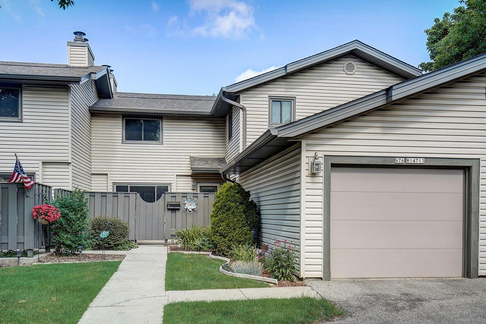 N76W14713 Fairfield Ct unit F, Menomonee Falls, WI 53051 - photo 1