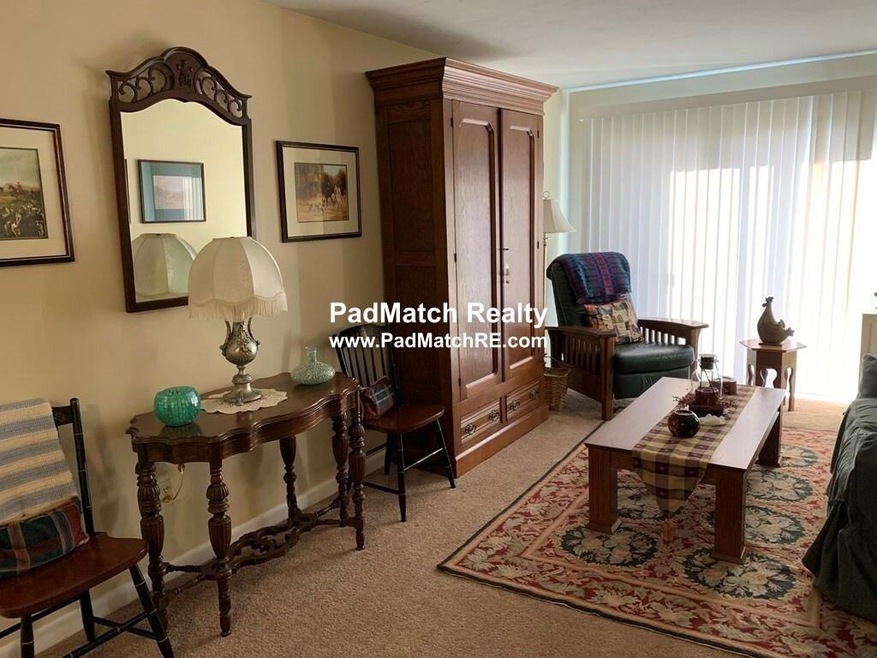 176 Maple Ave unit 3-34, Rutland, MA 01543 - photo 1