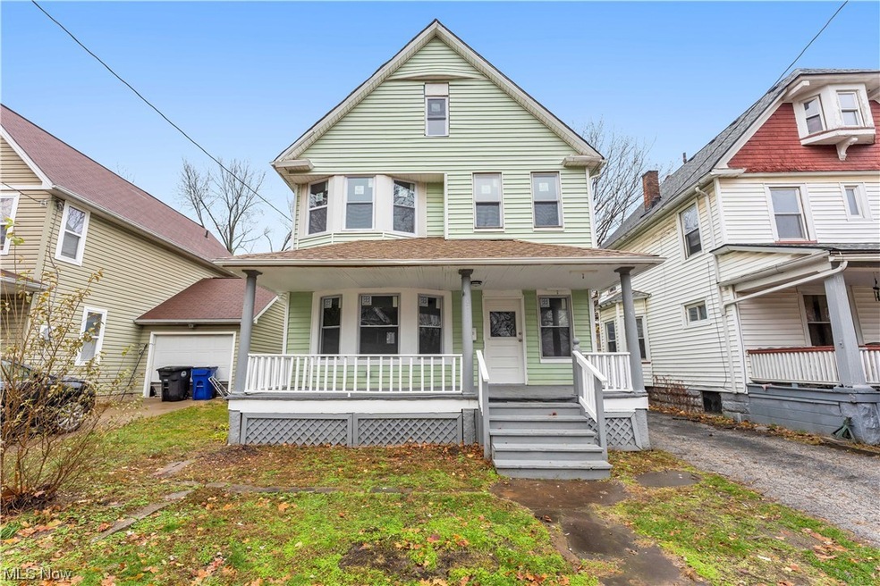 View of front of home featuring a porch