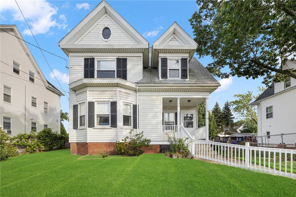 324 Pawtucket Ave, Pawtucket, RI 02860 - photo 1