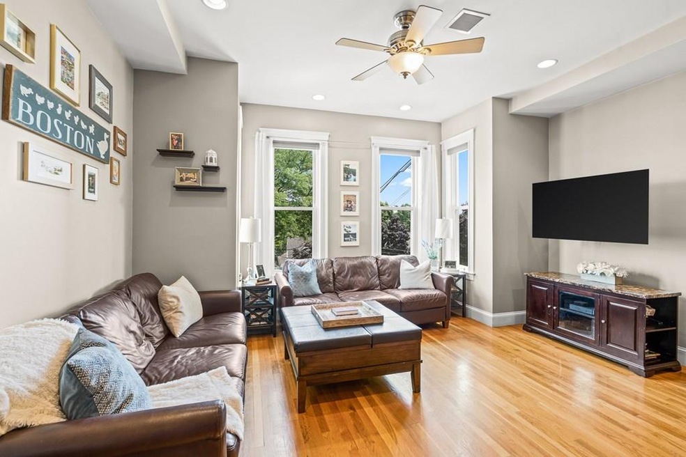 39 Chestnut St unit 2C, Stoneham, MA 02180 - photo 1