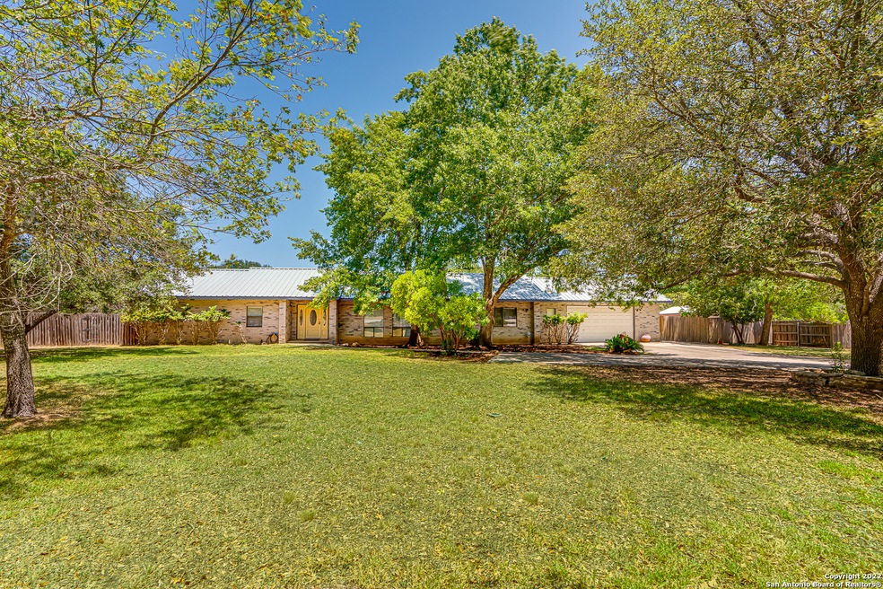 8522 Classic Oaks Ln, San Antonio, TX 78255 - photo 1