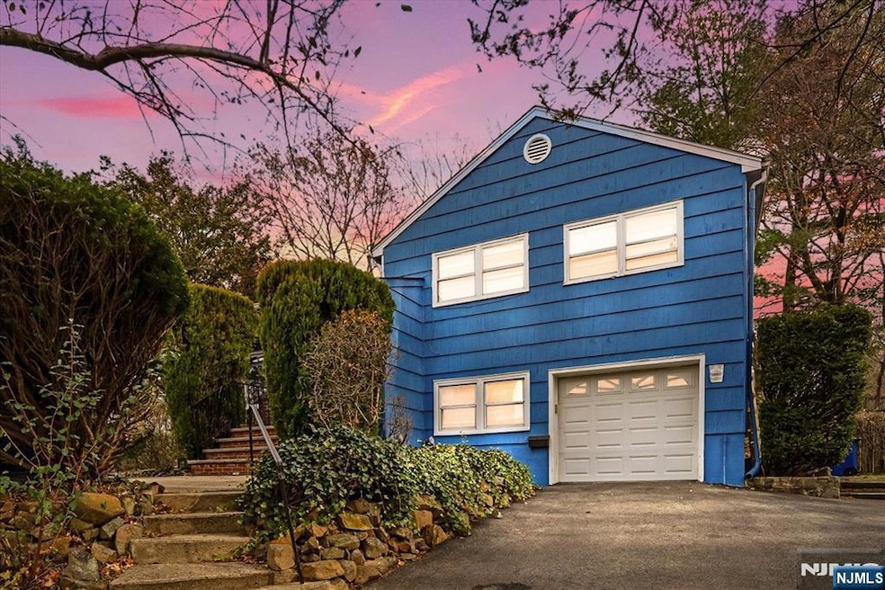 Pending $735,000 • Co-Listing Agent