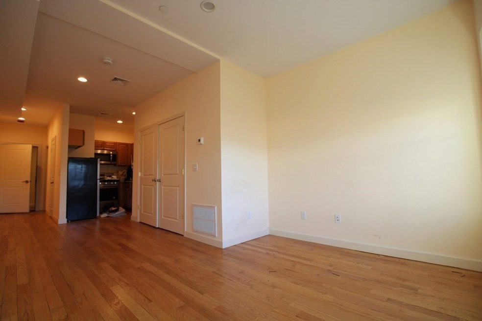 140 Union St unit 408, Lynn, MA 01901 - photo 1
