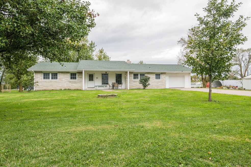 Welcome to 849 N. Hickman!
