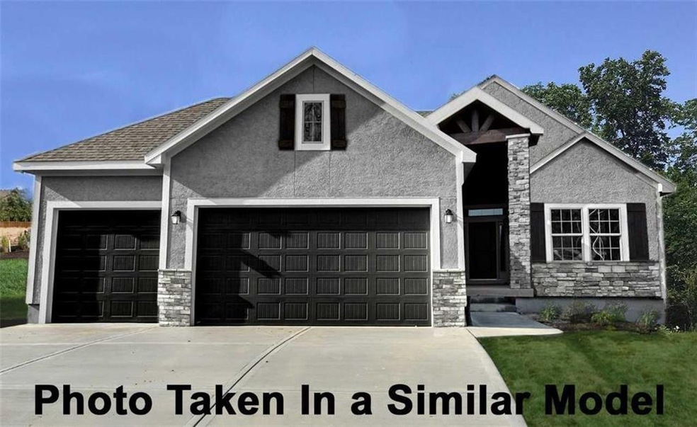 25722 W 96th St, Lenexa, KS 66227 - photo 1