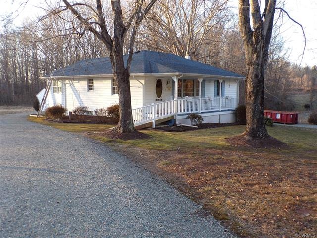 Charming cottage style ranch with full basement on