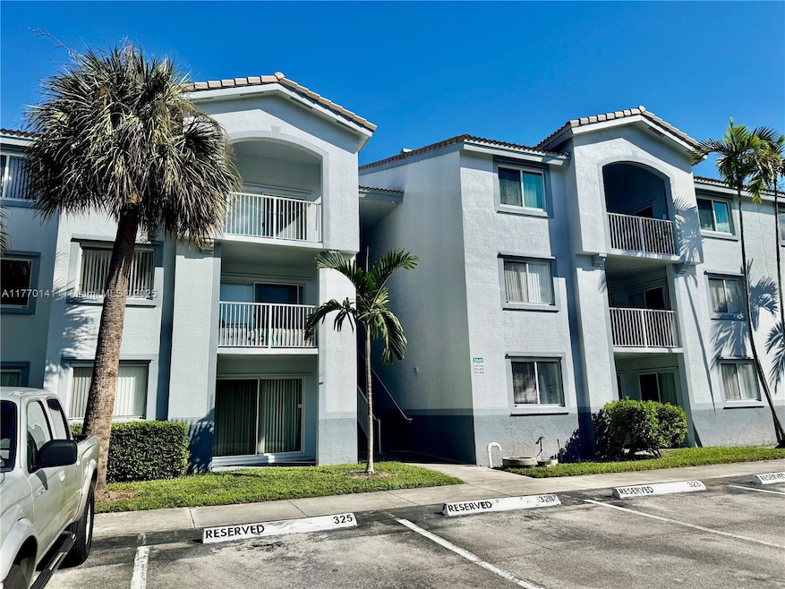 2640 S University Dr unit 113, Davie, FL 33328 - photo 1