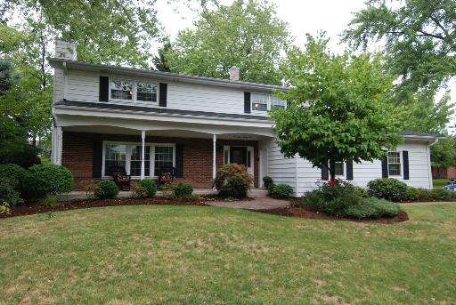 1725 Maple Leaf Ct, Wheaton, IL 60187 - photo 1