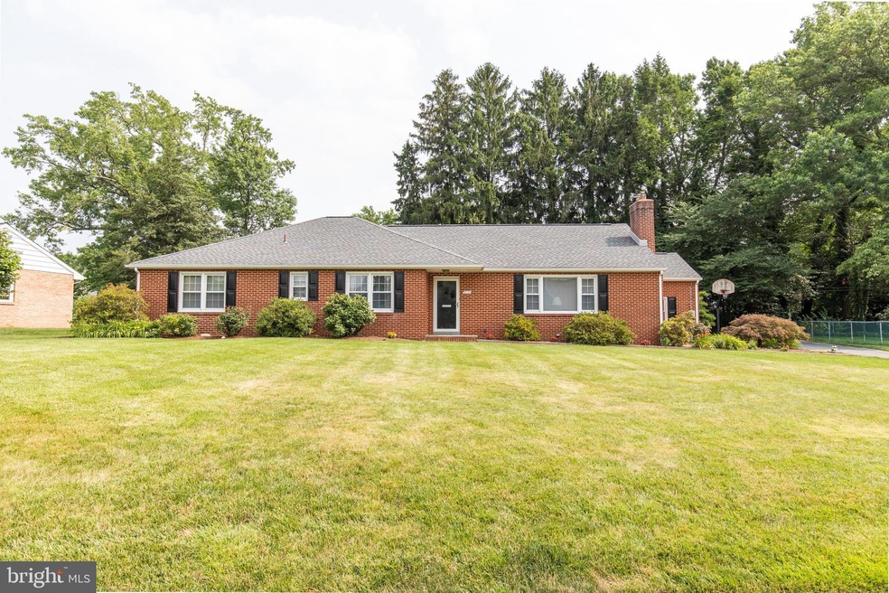 212 W Crest Rd, Wilmington, DE 19803 - photo 1