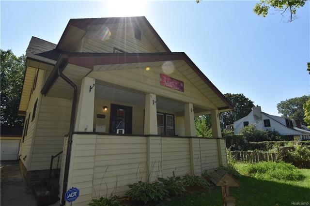 2447 Thomas St, Flint, MI 48504 - photo 1