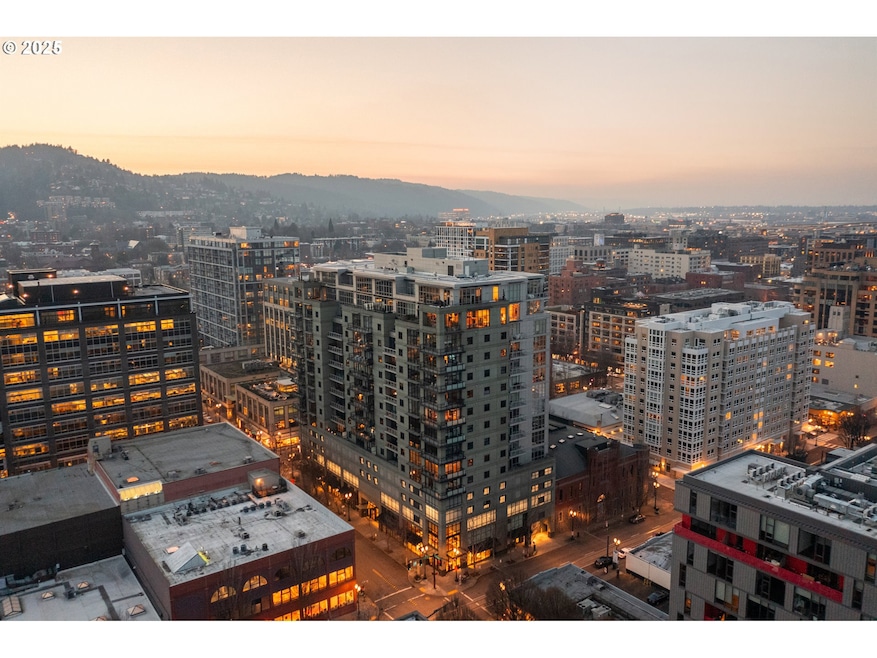 Block 3 - The Henry unit 717, Portland, OR 97209 - photo 1