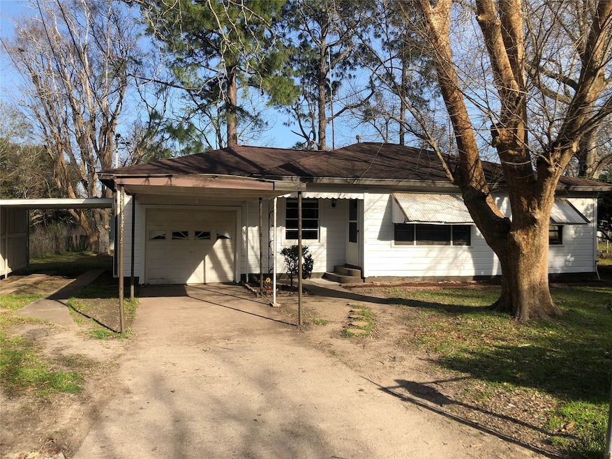 4101 Sycamore Ave, Bay City, TX 77414 - photo 1