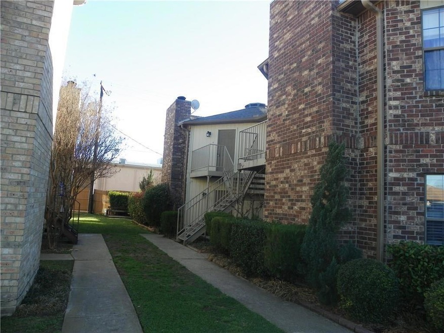 Front entry.. 2 bedrooms  2 bathrooms  Utility are