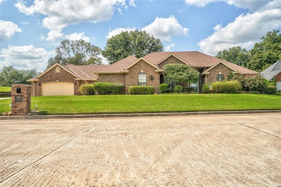 600 Pool Place, Shawnee, OK 74801 - photo 1